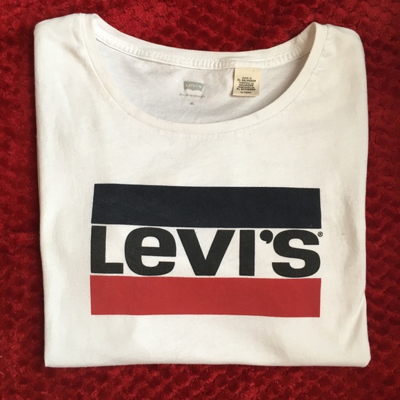 Levi’s Tee Shirt - Picture 1 of 5